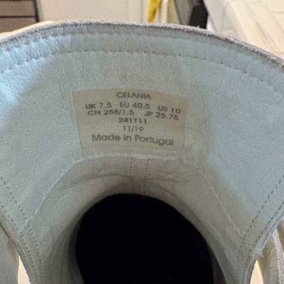 Ted Baker White Croc-Embossed Ankle Boots - Picture 7 of 8